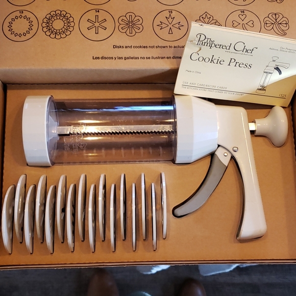 Pampered chef cookie press - Picture 2 of 4